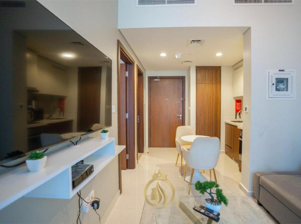 Luxurious 1br Reva Residences Apartment Dubai
